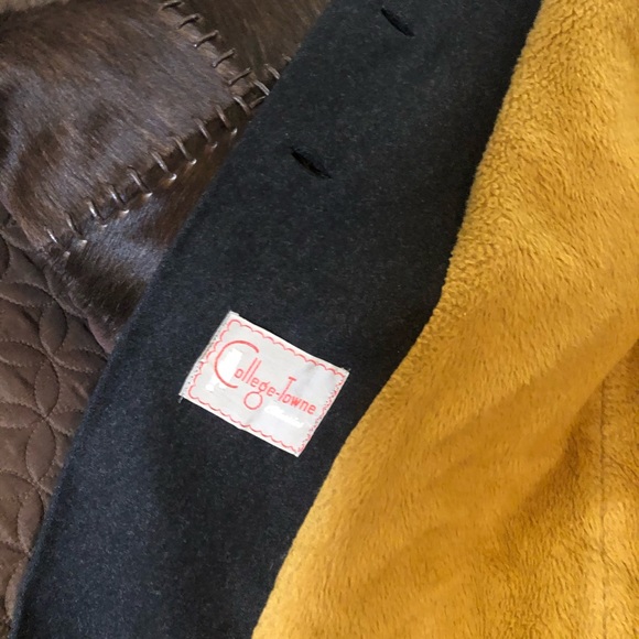 College Towne Vintage Trenchcoat - Picture 9 of 13